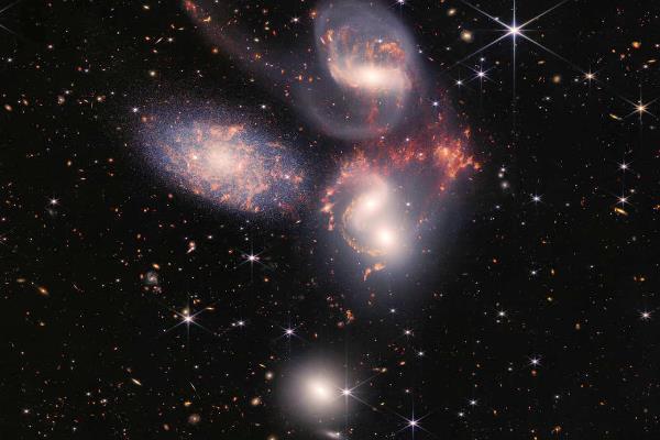main_image_galaxies_stephans_quintet_sq_nircam_miri_final-5mb