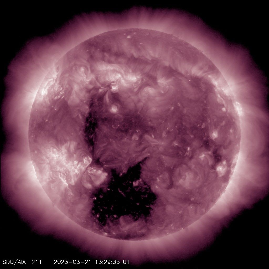SDO觀測的太陽表面211A影像
