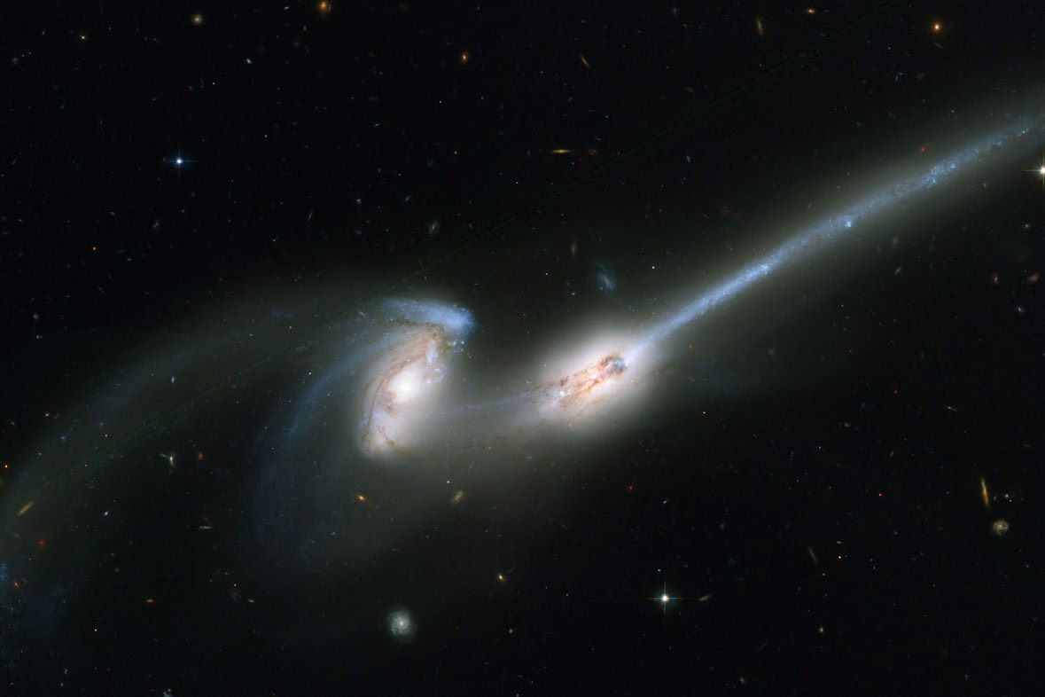 NGC 4676雙鼠星系