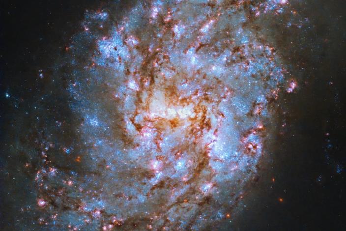(首圖)NGC 1087