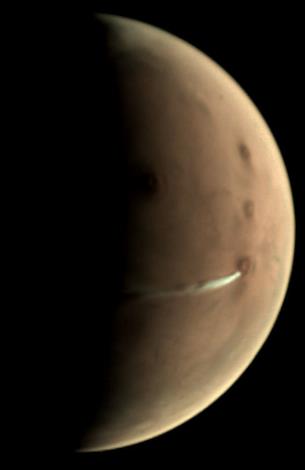 Elongated_cloud_on_Mars