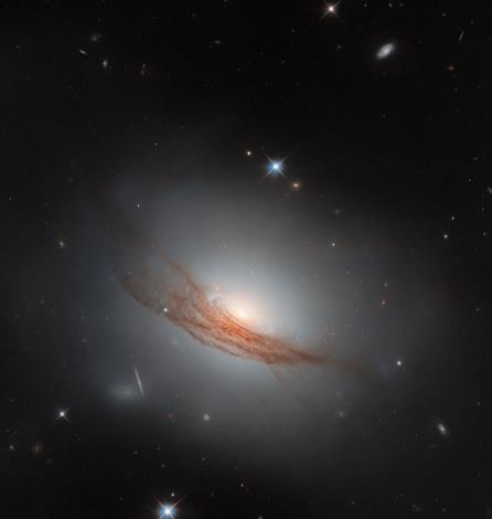 Hubble_NGC7722_potm2601b