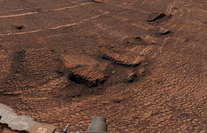 e1-pia26729-curiosity-discovers-a-field-of-martian-polygons-figure-a