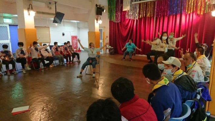 3.服務員帶領說音樂故事，並在過程中融入肢體伸展、手腳運動等活動。