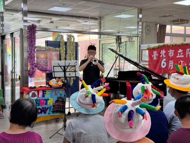 小喇叭演奏經典名曲
