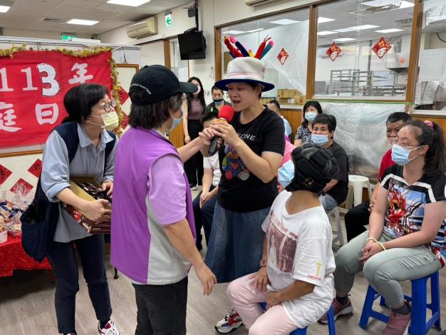 音樂慶生會進行有獎徵答