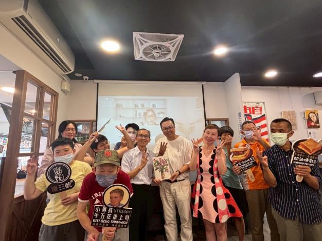 院長、服務對象及輝久集團大合照