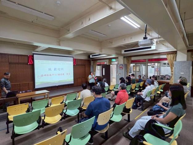 楊惠鳳院長致歡迎詞及簡介