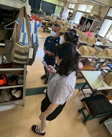 參訪成衣工作組