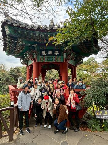 照片19：龍頭岩和龍淵吊橋。
