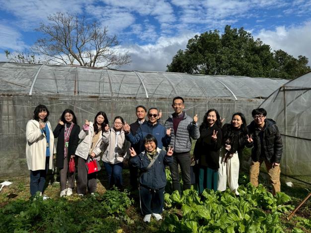 照片7：國館、中敦參訪晴園。