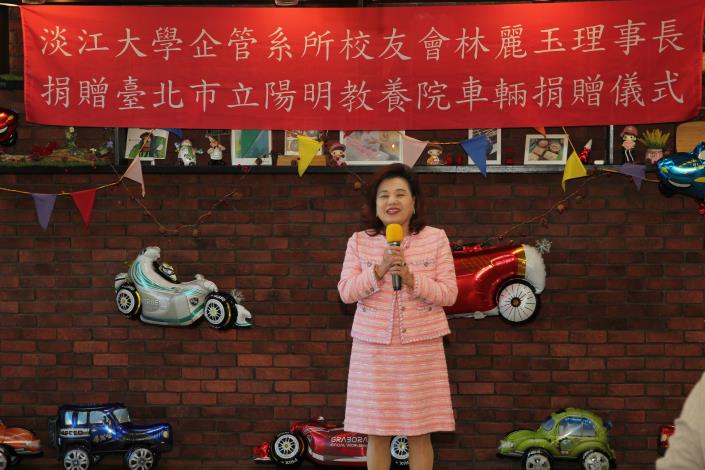 林麗玉女士表示以校友會理事長名義捐贈，就是為了拋磚引玉，讓更多人都能看到身心障礙福利機構智能障礙者的需要。