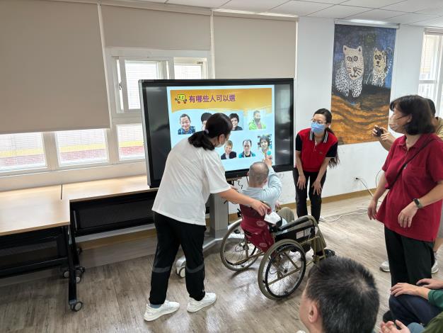 投票前要先熟悉一下候選人