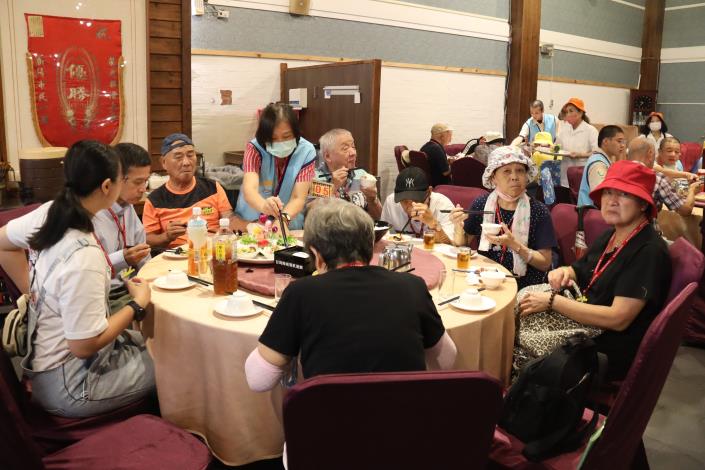 17-新竹風城之月懷舊餐廳享用中餐.JPG