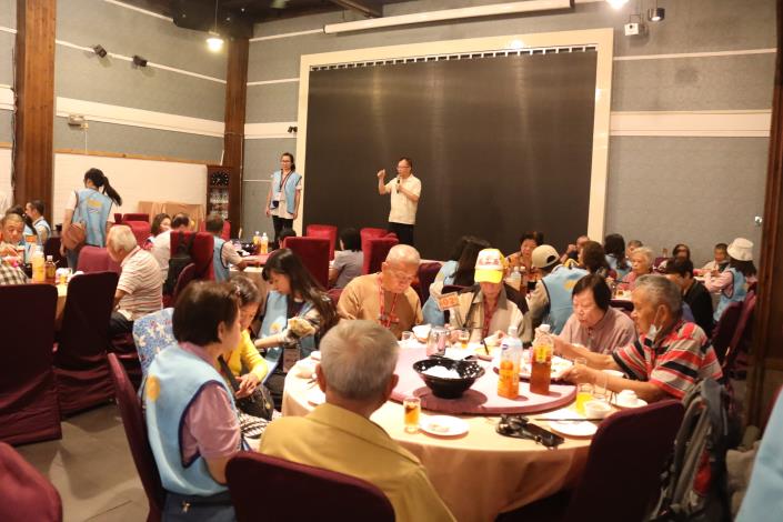 15-新竹風城之月懷舊餐廳-院長分享出遊心情.JPG