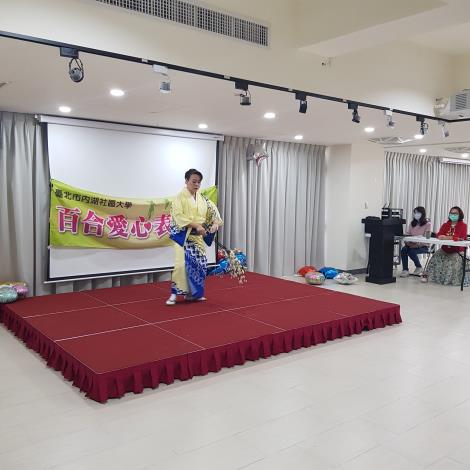 3-7.百合愛心表演團到院與住民同樂慶生