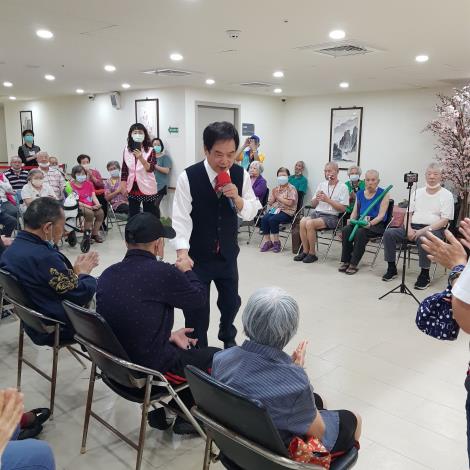 4-5.新北市愛三心關懷協會到院與住民同樂慶生