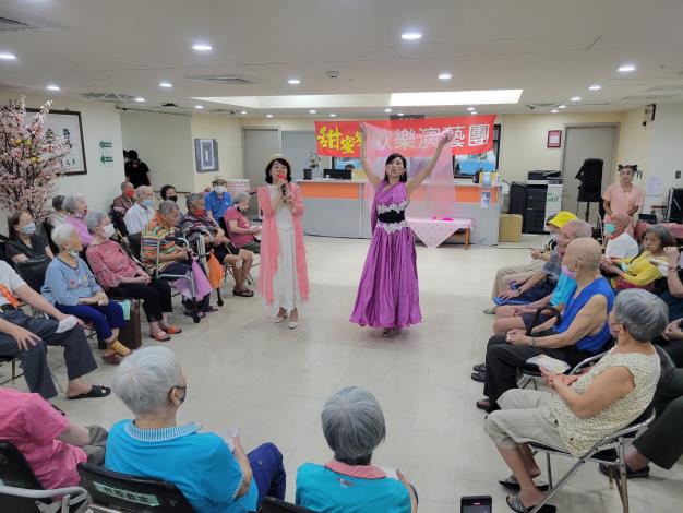 01.10甜蜜蜜歡樂演藝團蒞院公益演出6月慶生會-歌唱及伴舞