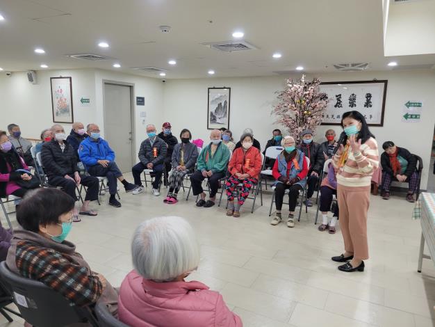 12-1.副院長致詞並向安養區12月壽星長者祝賀