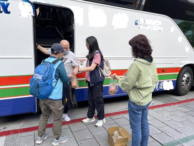 028-返院後院民領取伴手禮
