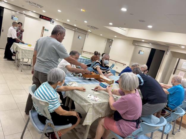 20250609桌遊_樂活銀髮  逗陣sng_長者積極參與桌遊遊戲
