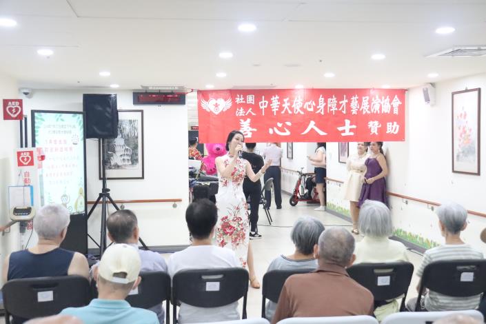 7-9表演團體主持人歌唱演出-社工組.JPG