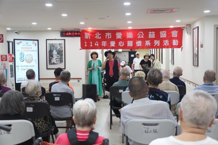 8-9表演人員歌唱演出-社工組.JPG