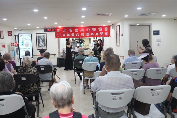 8-8表演人員歌唱演出-社工組.JPG