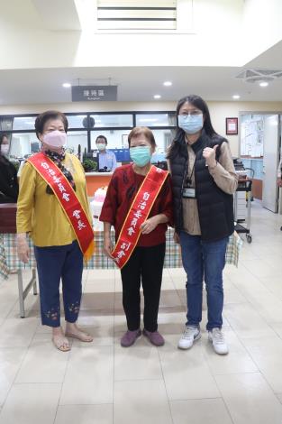 慶生12-4-自治委員會正副會長第26屆交接予27屆-社工組.JPG