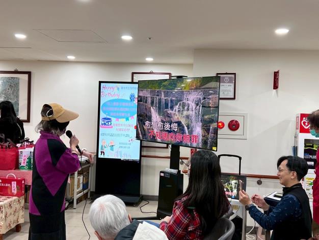 1.19住民熱唱「愛你千萬倍」-社工組
