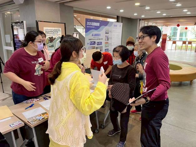 2.1本院研究案承辦人帶領參與研究住民與國立臺北醫學大學專案經理李先生報到-社工組