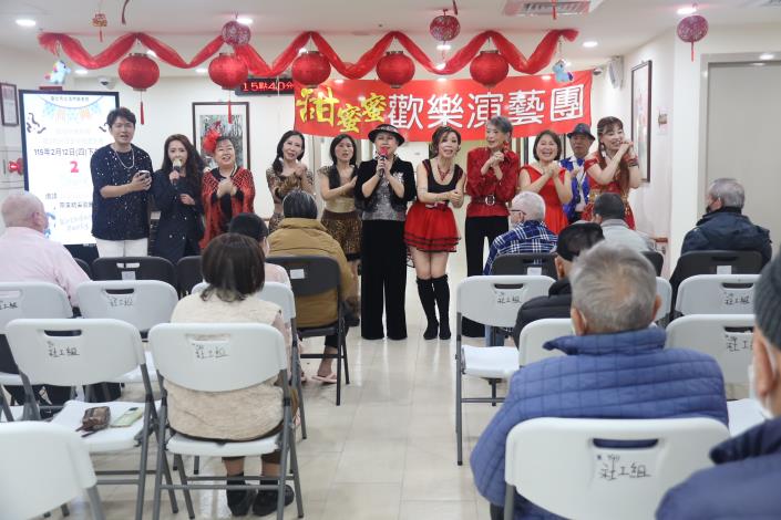 2-10.甜蜜蜜歡樂演藝團.大合照-社工組.JPG