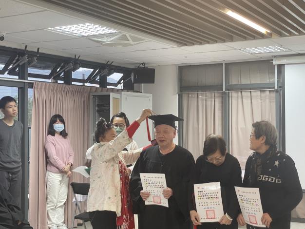 113-12.12樂舞社老師撥穗