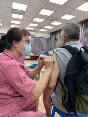 接種疫苗(北市聯醫提供)