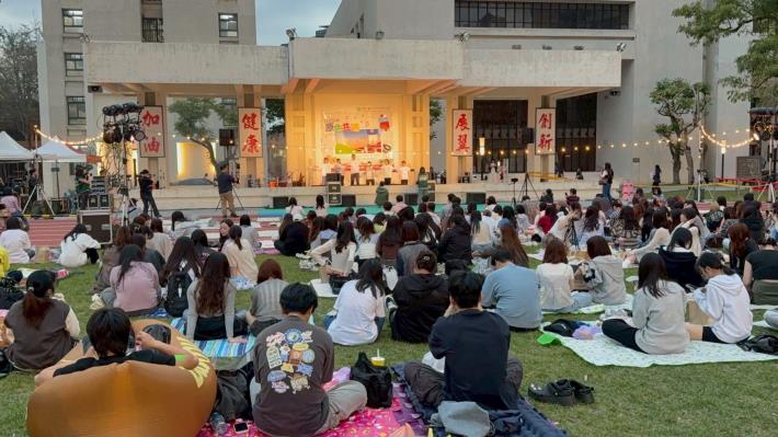 草地音樂節舞蹈表演(照片由福中職能工作坊提供)