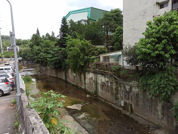 臺北市環保局近日複查指南溪已無廢泥水污染