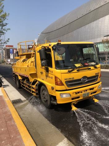 洗街車執行空污應變灑水措施