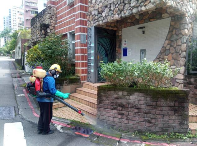 臺北市環保局於豪大雨過後即時加強環境消毒，防治登革熱-1