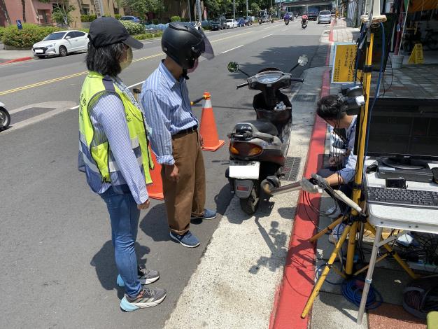 臺北市環保局執行機車排氣標準檢驗