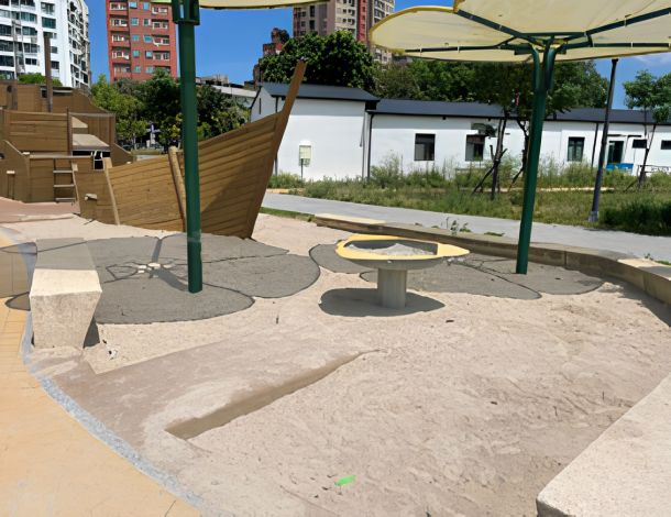 圖2公園兒童遊戲場遮陽設施