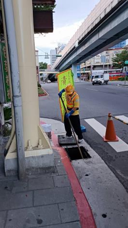側溝清疏作業