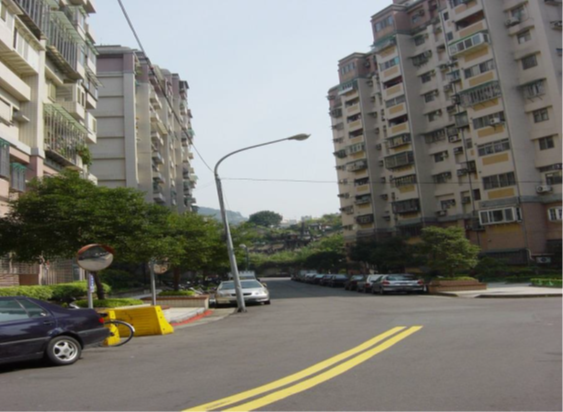 重劃後，道路寬敞，居住環境良好