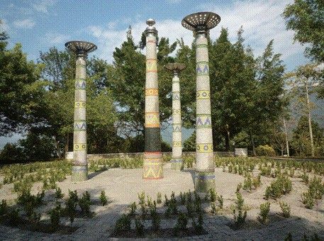 臺灣測量原點標石因921地震毀位移，於原址建立衛星追蹤站，納入臺灣大地基準（twd97）之追蹤站體系，提供衛星控制點系統基準資料。(圖片來源：台灣地景保育網)