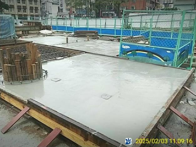 管廊結構體頂板施作