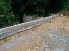 水保設施擋土牆及側溝施作