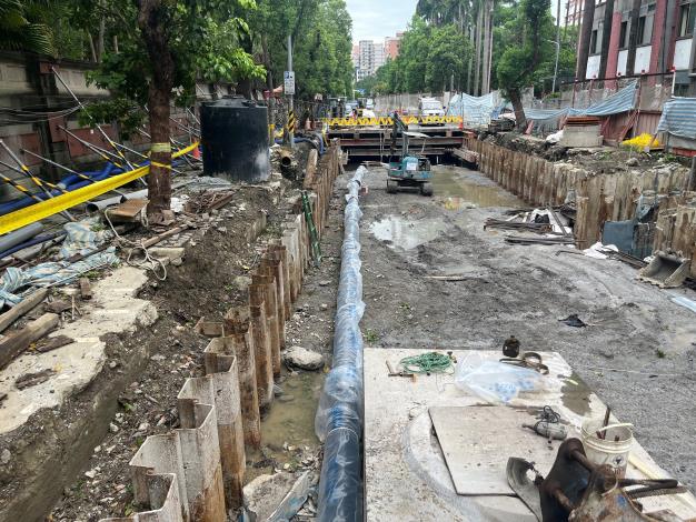 配合新工處常德街人行地下道∮300mm自來水管線永遷分案工程管線施工