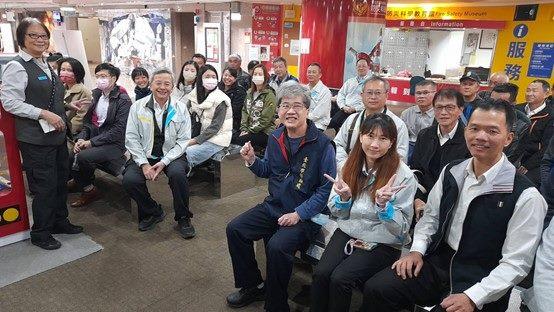 20日導覽講師說明場域體驗合照