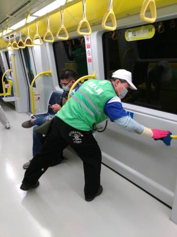 台北市捷運消毒相片3