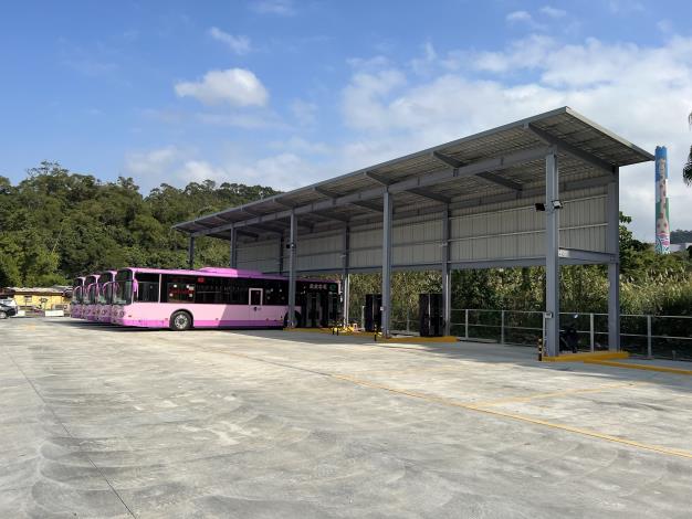 木柵二站充電樁設備及太陽能棚架