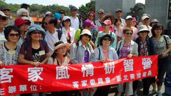 1020608參加學員於義民廟合影